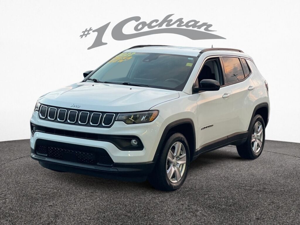 2022 Jeep Compass Latitude photo 3
