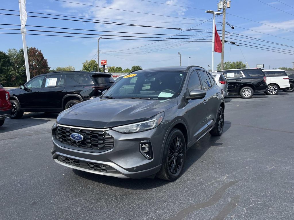 2023 Ford Escape ST-Line Elite photo 3