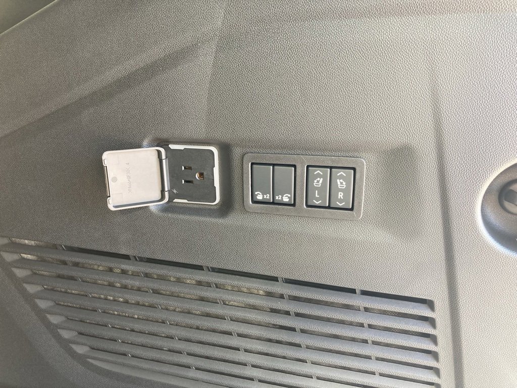 2026 Chevrolet Suburban Premier photo 18