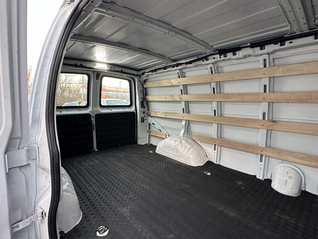 2024 Chevrolet Express Cargo 2500 photo 4