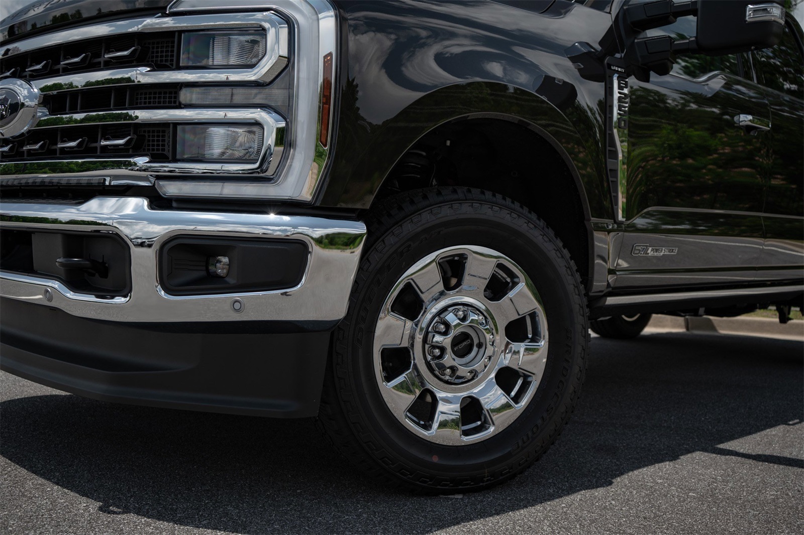 2025 Ford F-250 Lariat photo 3