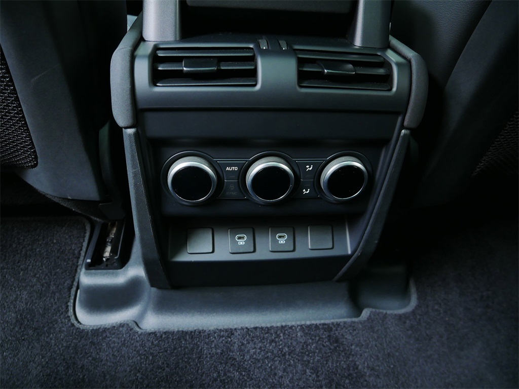 2023 Land Rover Defender 110 X-Dynamic SE photo 15