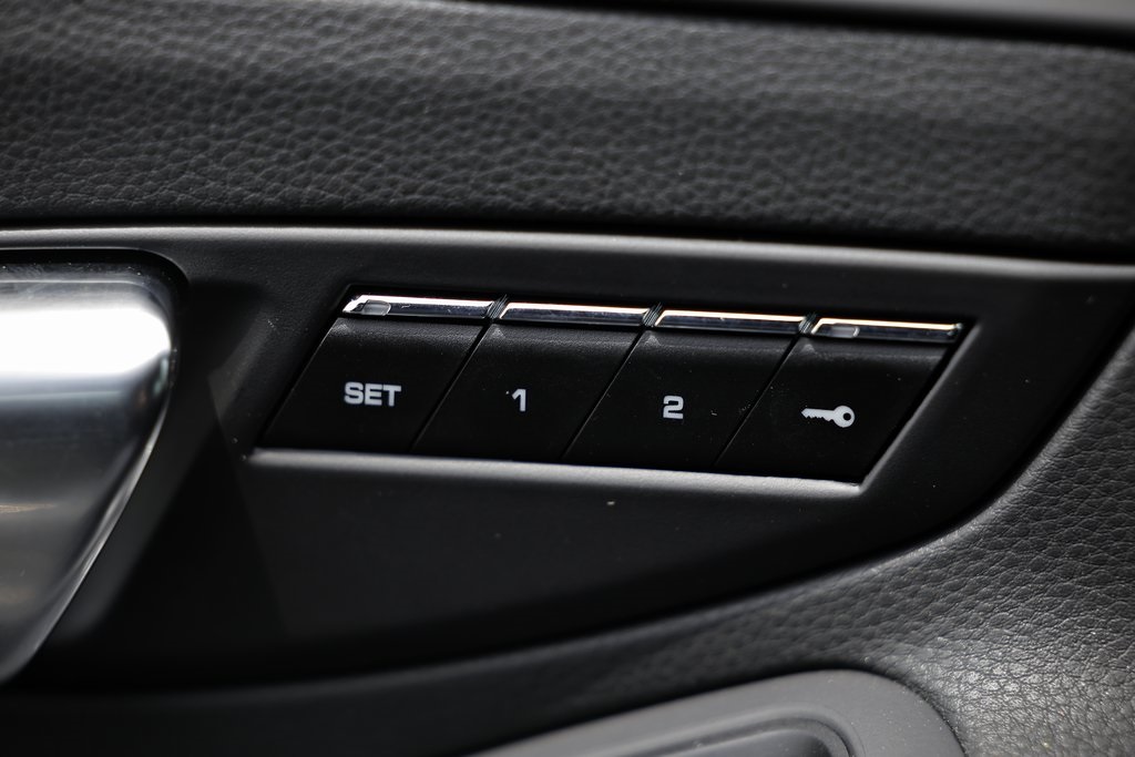 2025 Porsche Cayman Base photo 11
