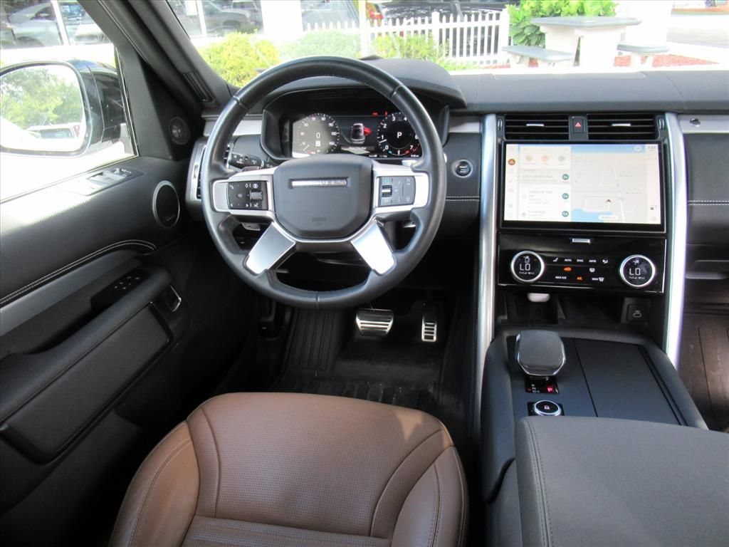 2024 Land Rover Discovery SE photo 11