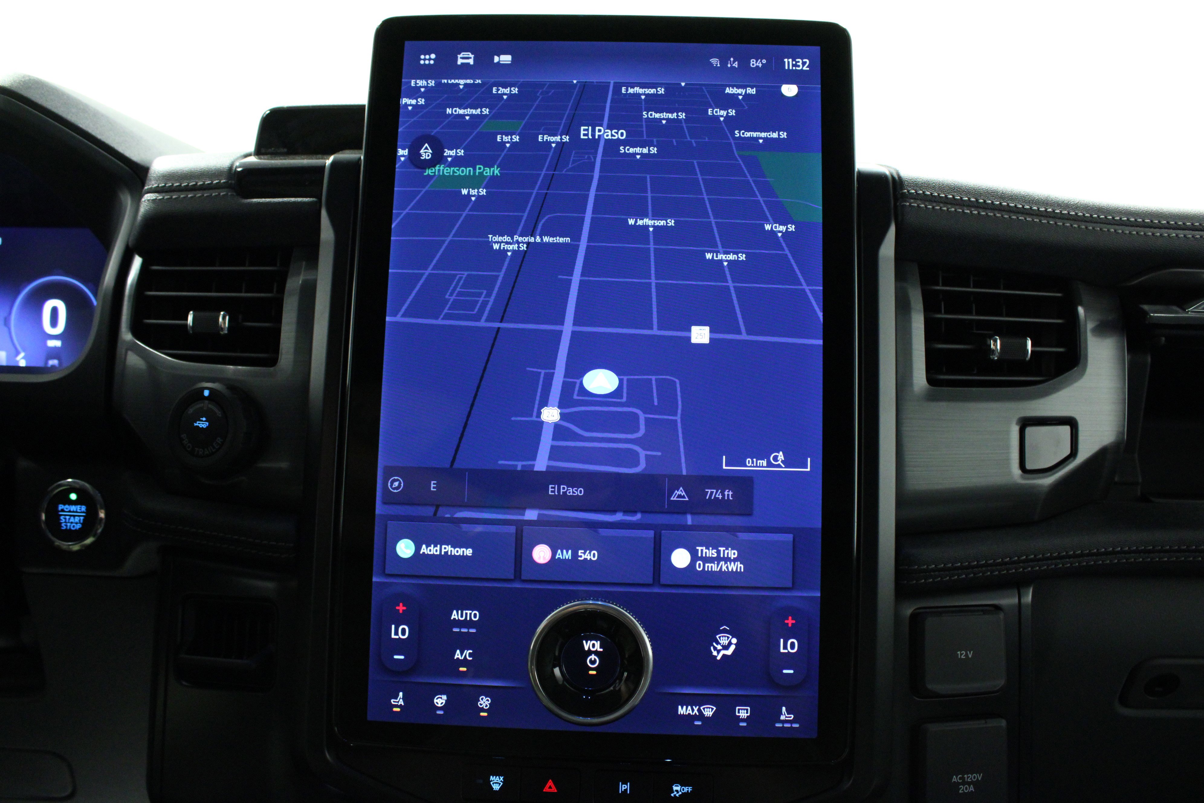 2025 Ford F-150 Lightning photo 17