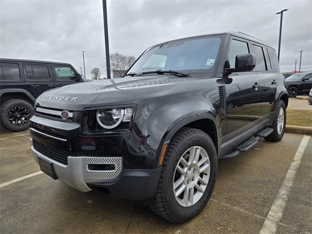 2020 Land Rover Defender S's photo