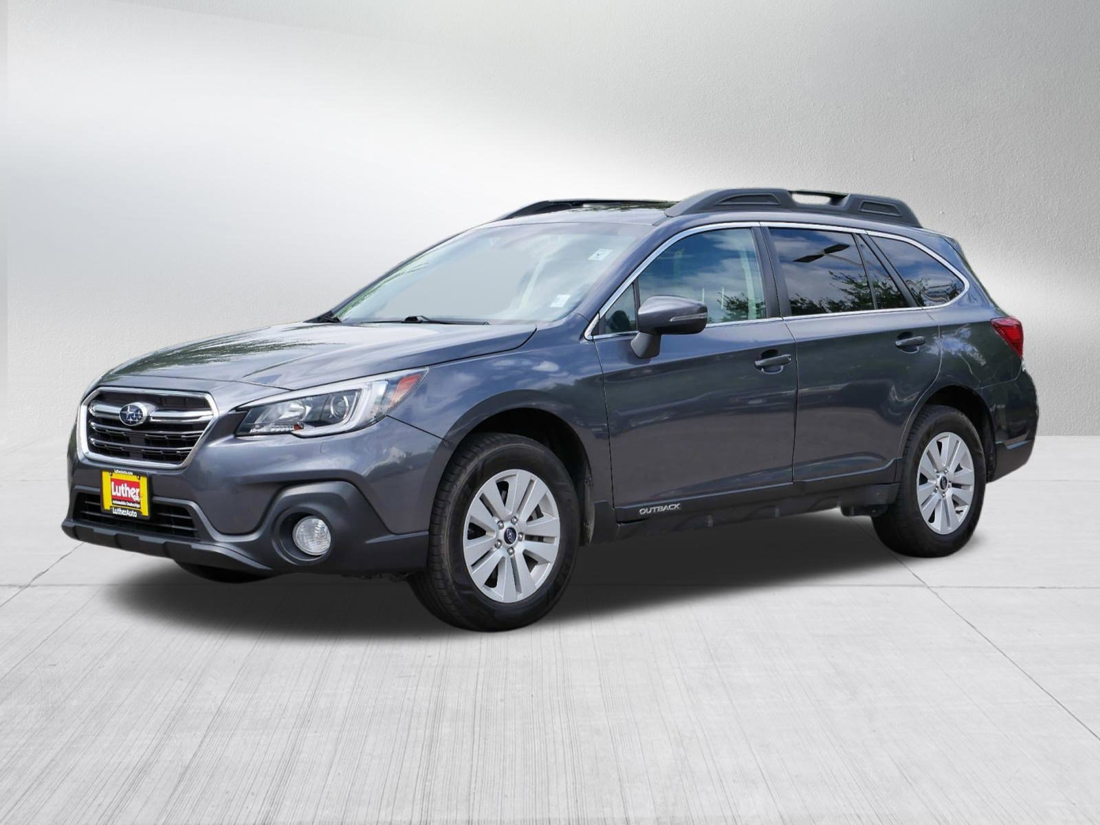 2019 Subaru Outback Premium photo 3