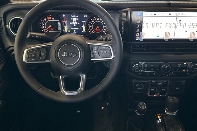 2025 Jeep Wrangler Sahara photo 13