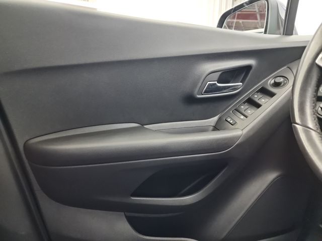 2022 Chevrolet Trax LT photo 12
