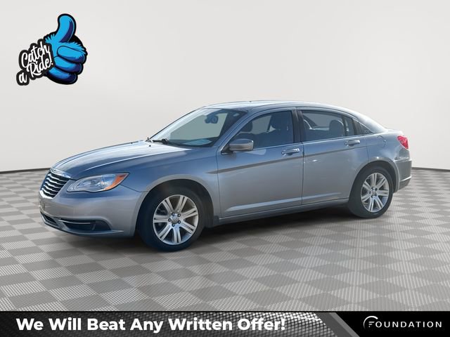 2013 Chrysler 200 LX's photo