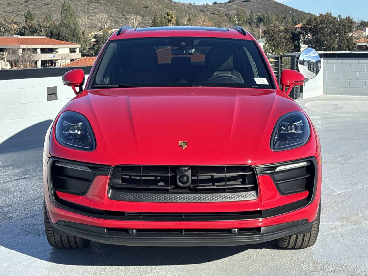 2025 Porsche Macan Base photo 9