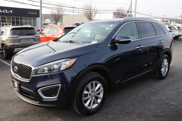Used 2018 Kia Sorento LX with VIN 5XYPGDA32JG427640 for sale in Johnston, RI