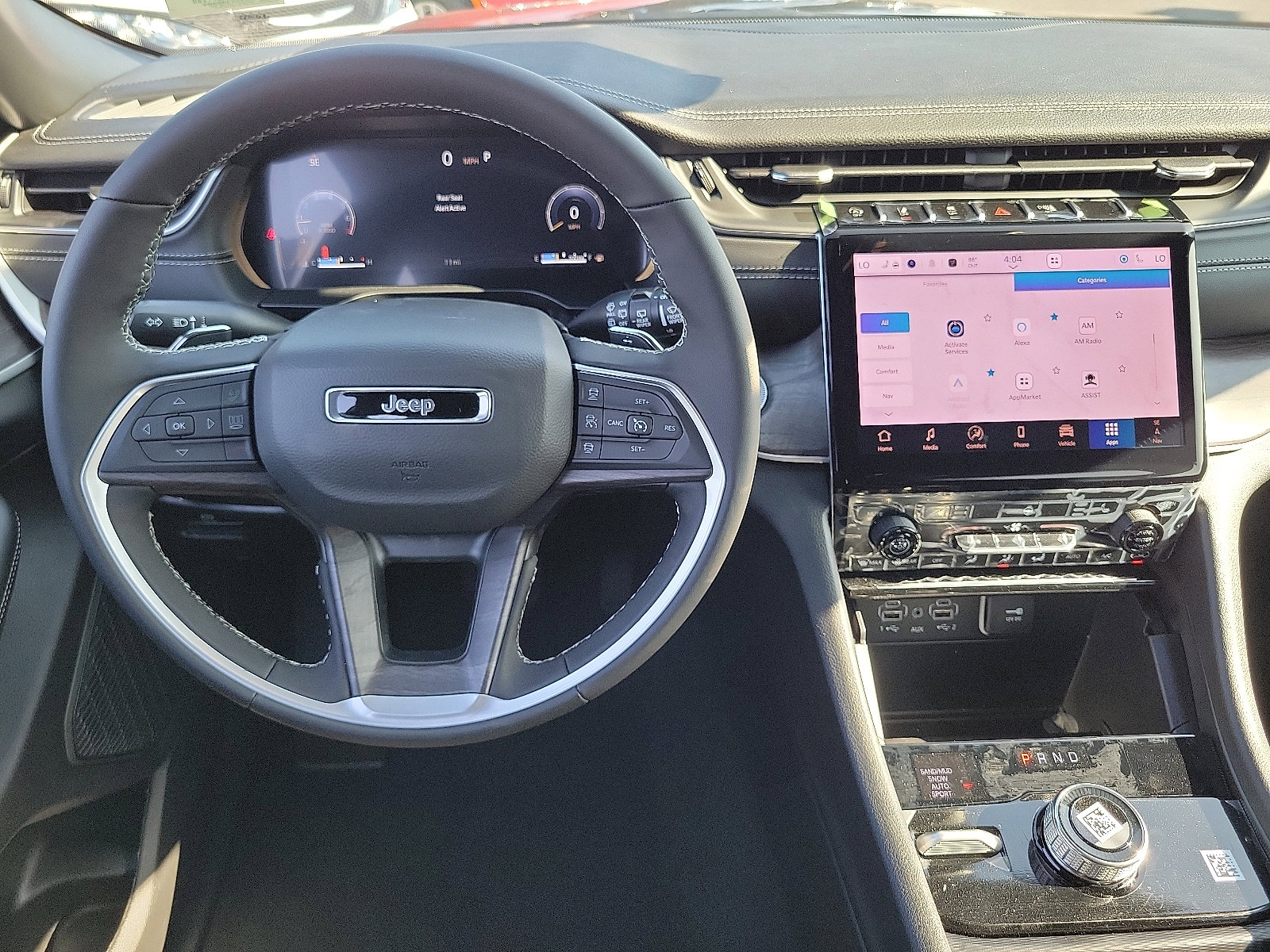 2025 Jeep Grand Cherokee Limited photo 3