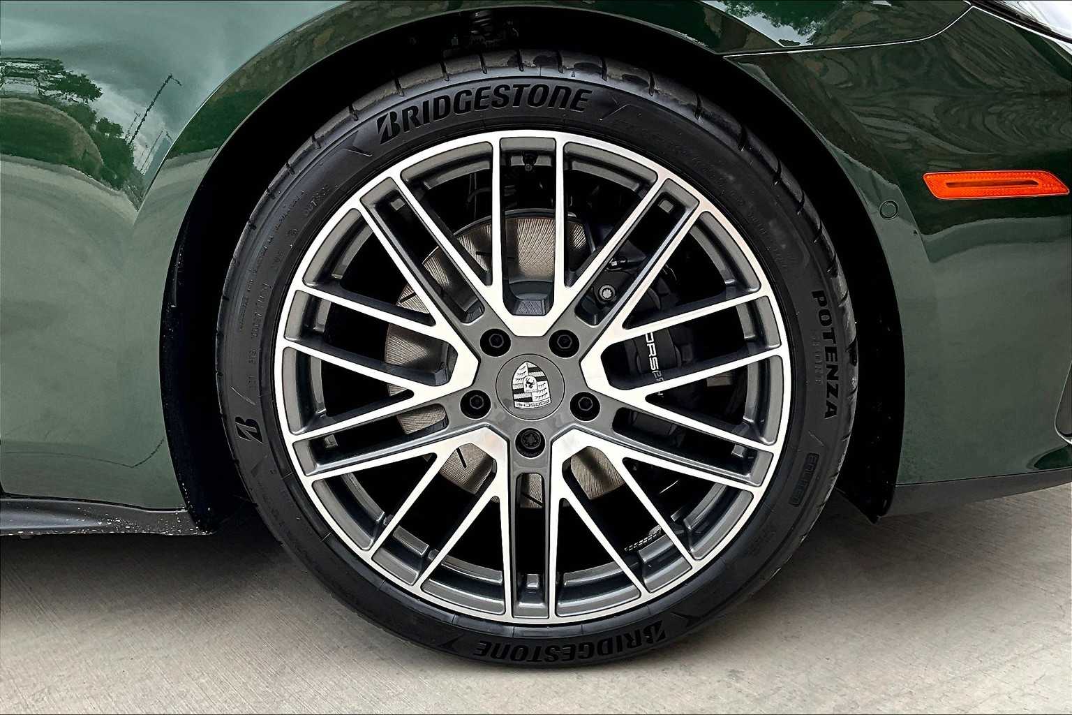 2025 Porsche Panamera 4 photo 11