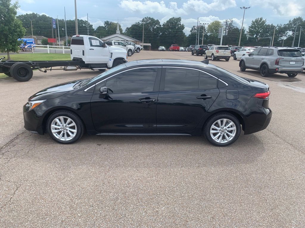 2023 Toyota Corolla Hybrid XLE photo 3