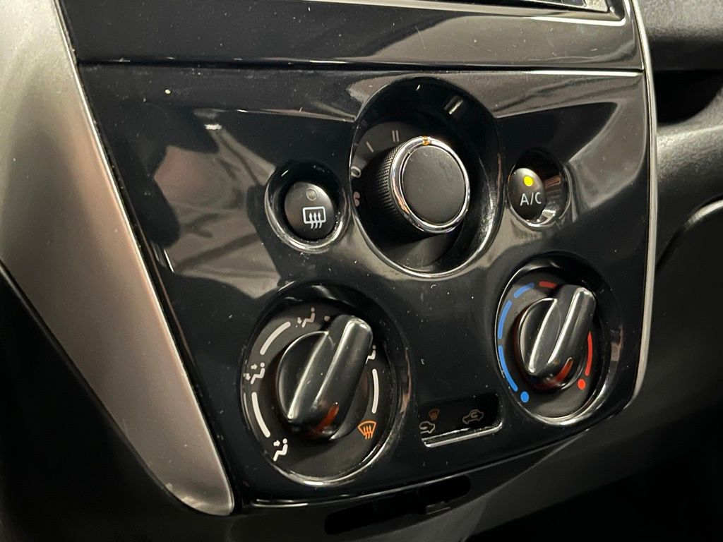 2015 Nissan Versa Note SL photo 7