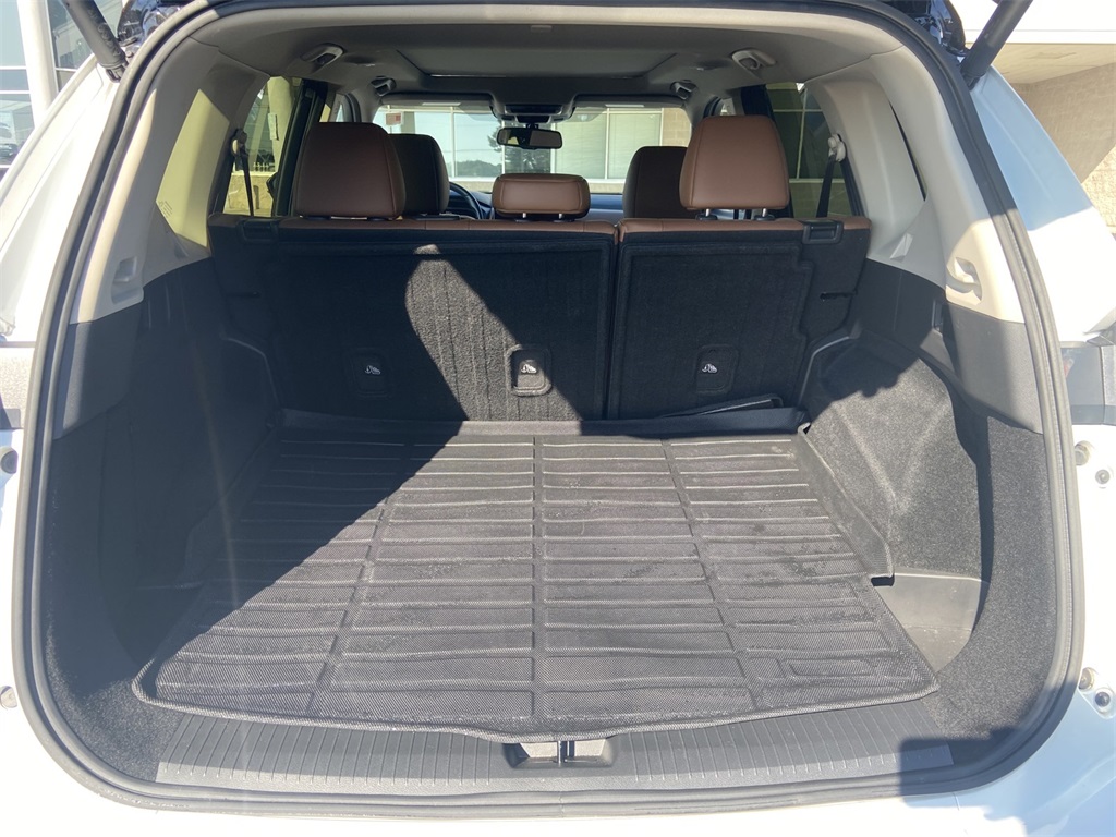 2024 Nissan Rogue Platinum photo 9