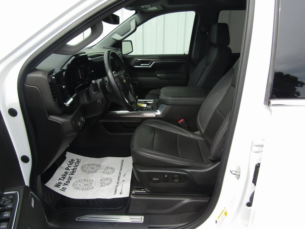 2023 Chevrolet Silverado 1500 LTZ photo 13