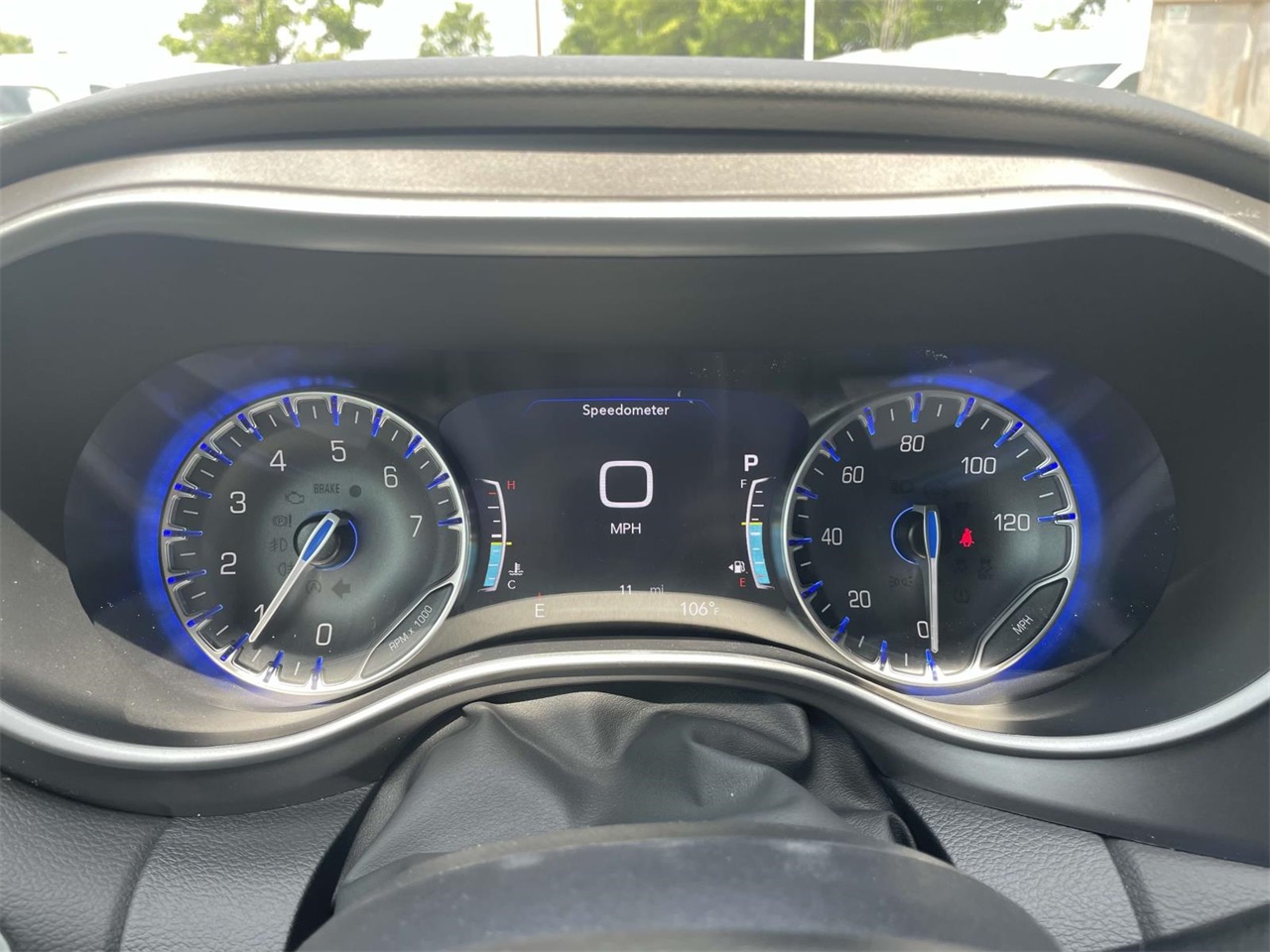 2025 Chrysler Voyager LX photo 12