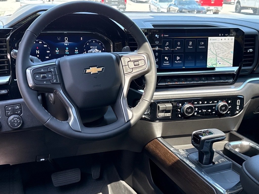 2026 Chevrolet Silverado 1500 High Country photo 2