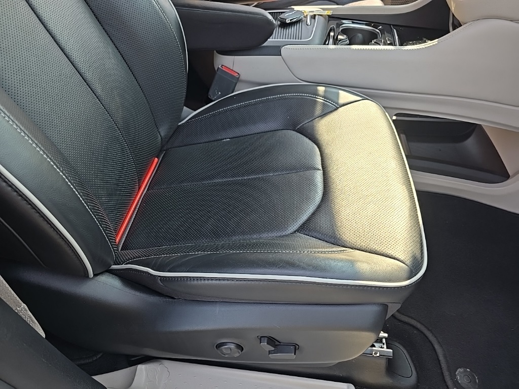 2022 Chrysler Pacifica Limited photo 27