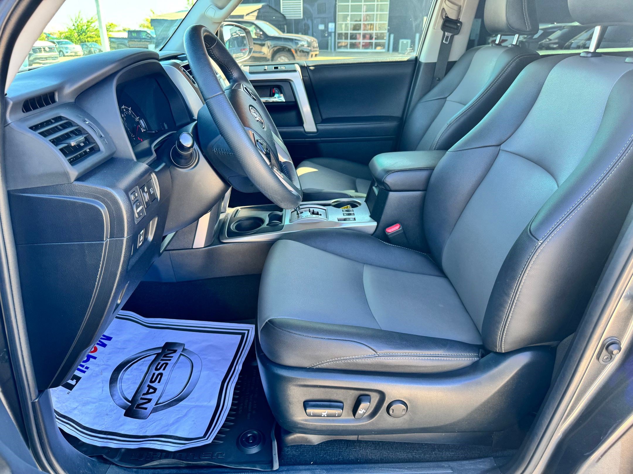 2021 Toyota 4Runner SR5 Premium photo 2