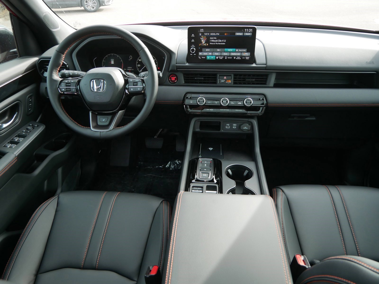 2025 Honda Pilot TrailSport photo 9