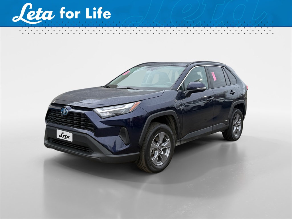 2022 Toyota RAV4 XLE's photo