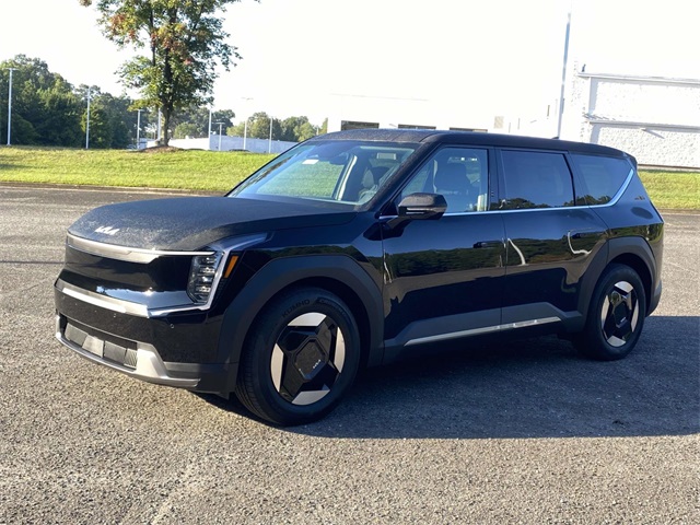 2026 Kia EV9 Light Long Range photo 2