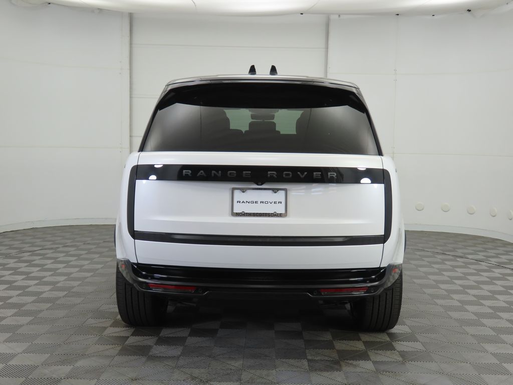 2025 Land Rover Range Rover SE photo 3