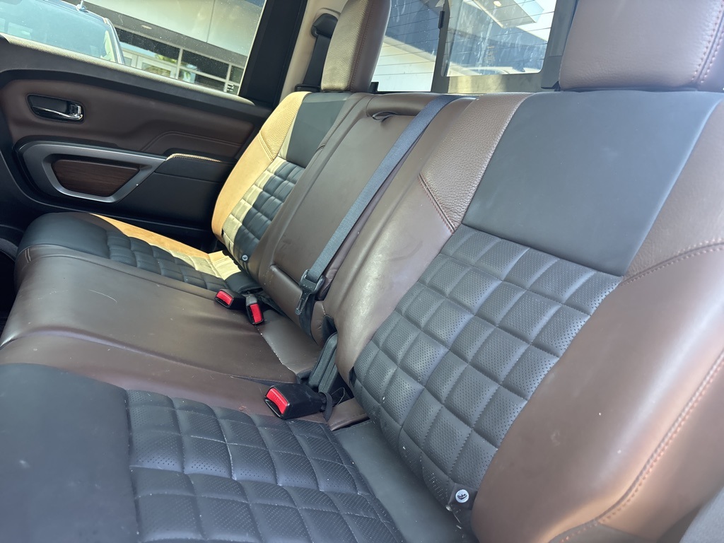 2016 Nissan Titan Crew Cab Platinum Reserve photo 21