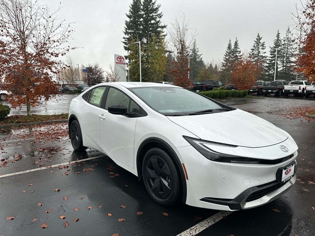 2026 Toyota Prius SE's photo