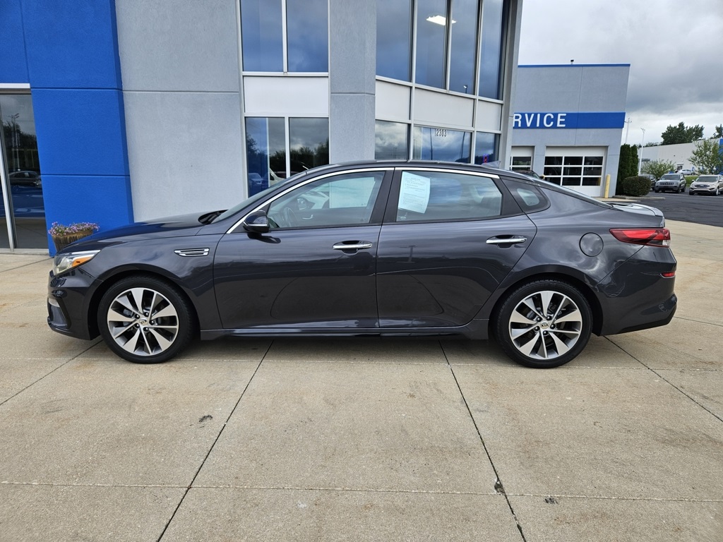 2019 Kia Optima S photo 2