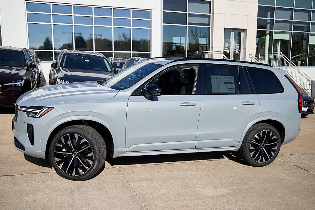 2026 VOLVO XC90 - Image 2