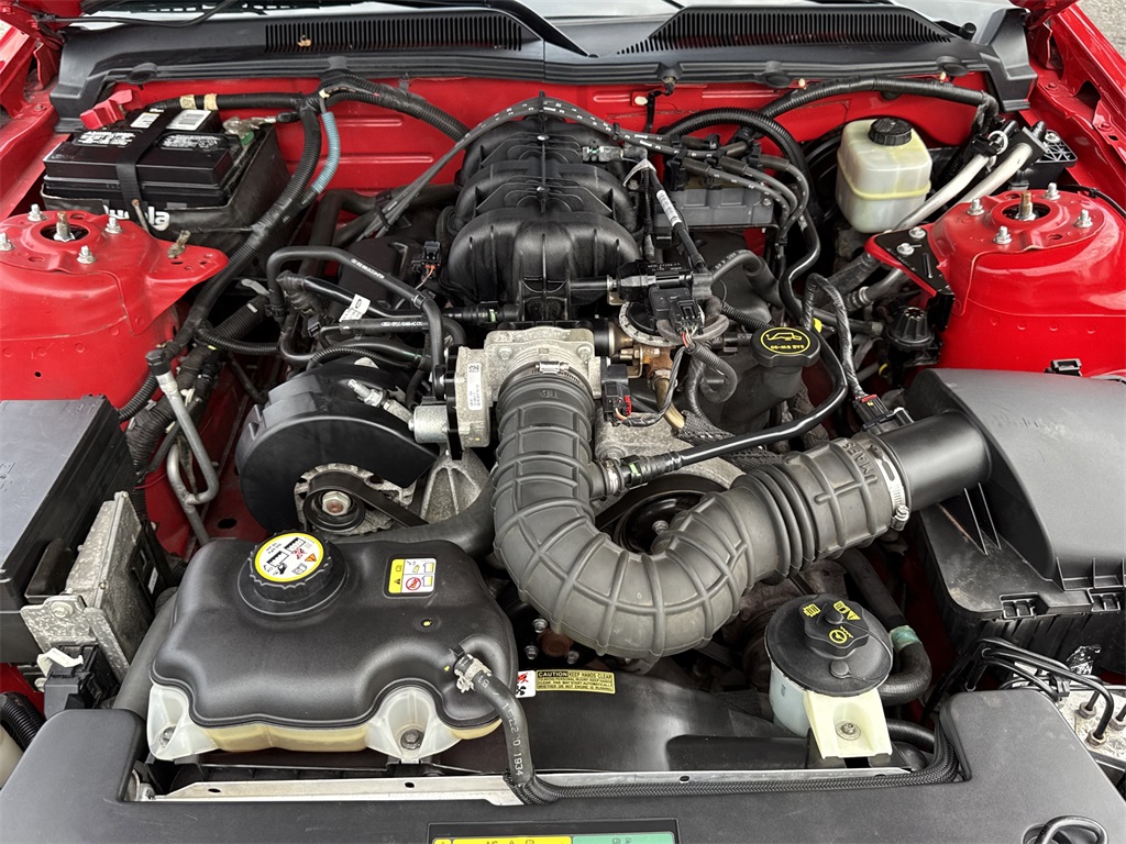 2005 Ford Mustang V6 Premium photo 21