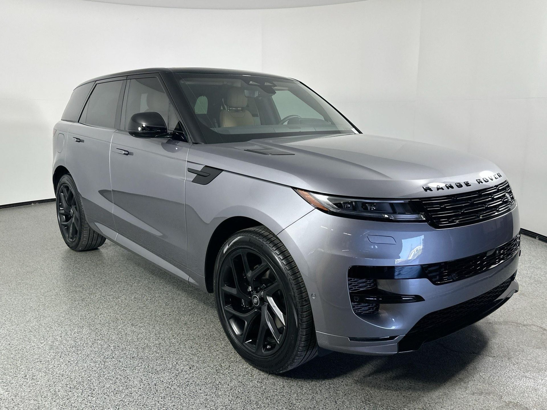 2025 Land Rover Range Rover Sport SE photo 3