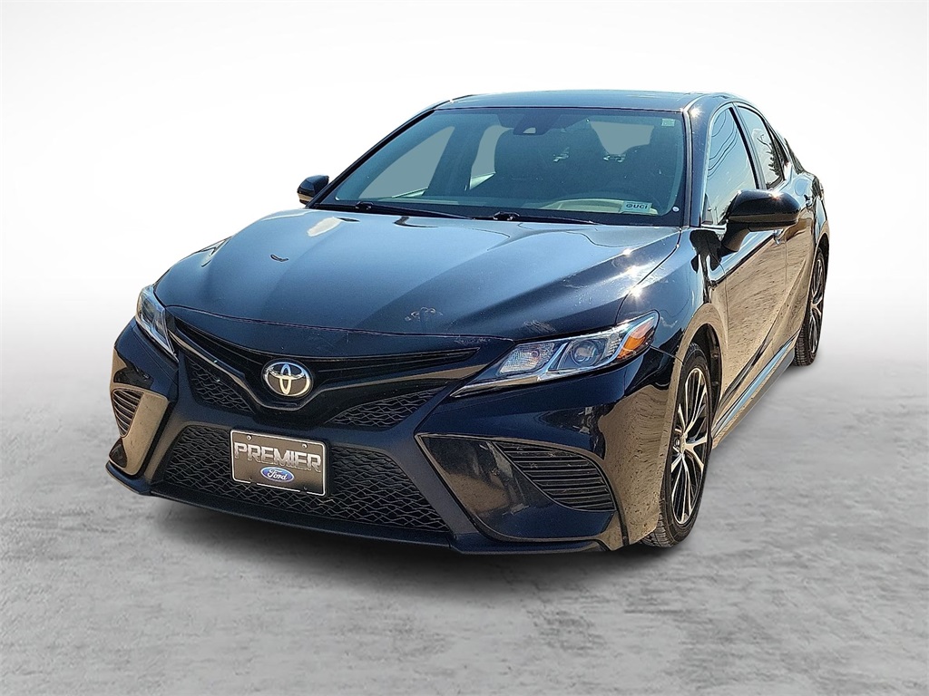 2020 Toyota Camry SE photo 4