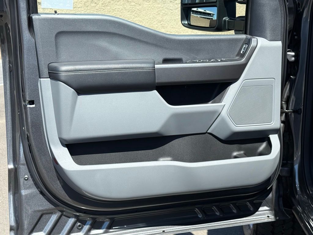 2026 Ford F-250 XLT photo 16