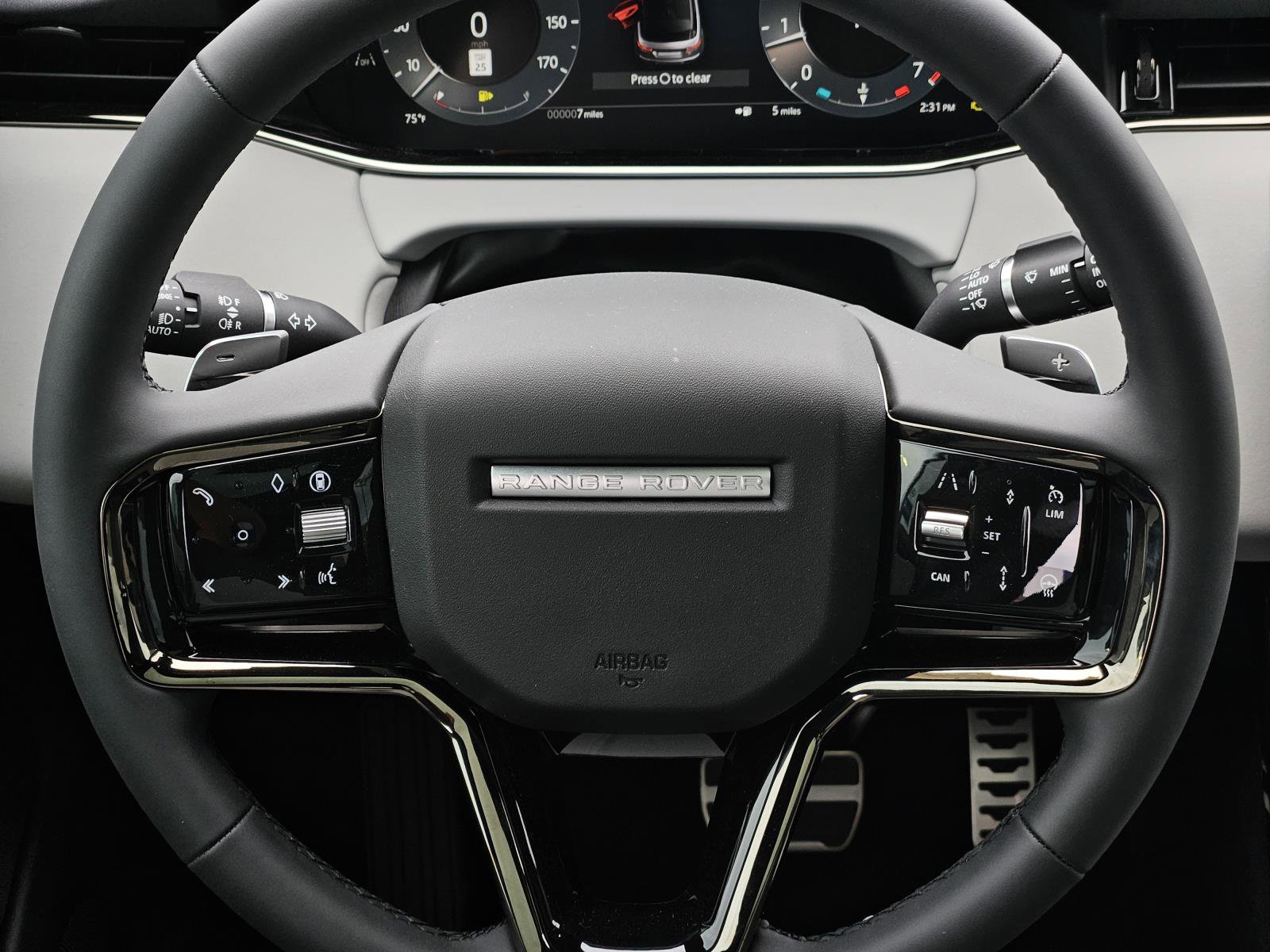 2026 Land Rover Range Rover Evoque Dynamic SE photo 35