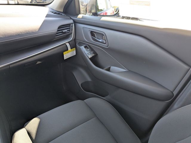 2026 Nissan Rogue S photo 14