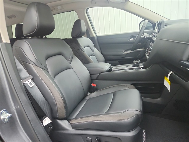 2025 Nissan Pathfinder SL photo 38