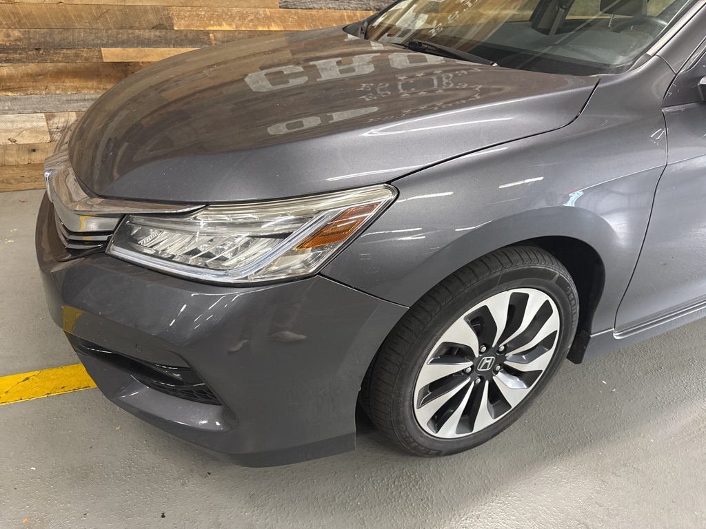 2017 Honda Accord Hybrid Touring photo 2