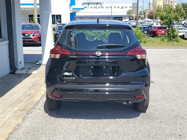 2025 Nissan Kicks Play S photo 4