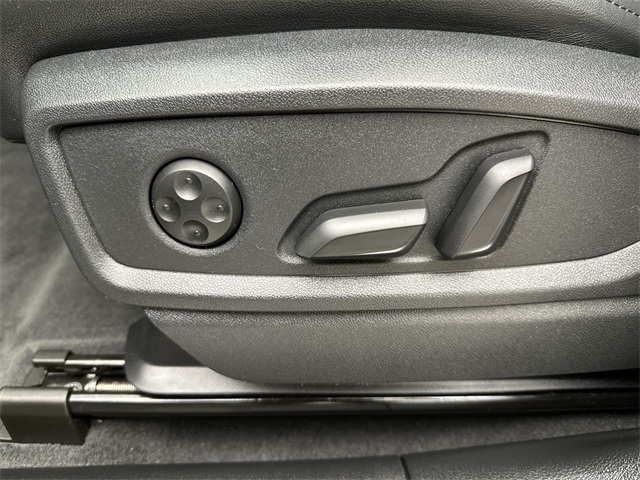 2024 Audi Q5 55 Premium Plus photo 4