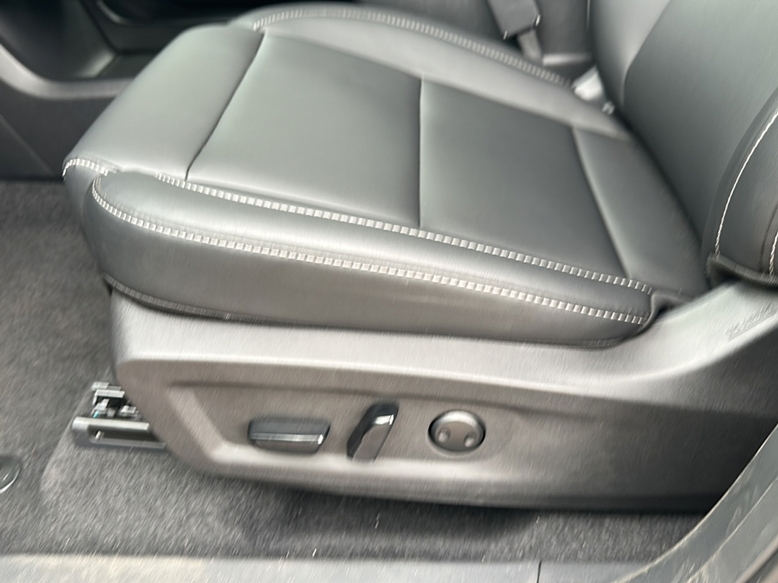 2025 Nissan Murano SL photo 3