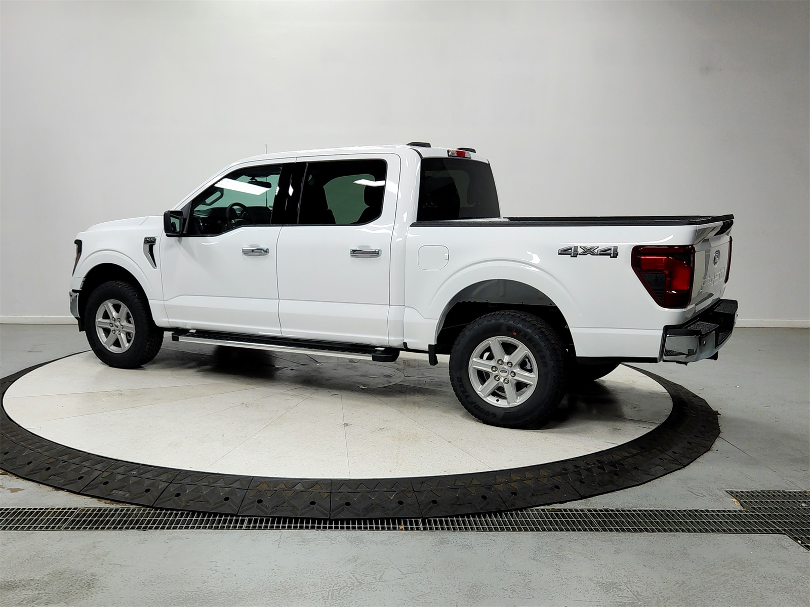 2025 Ford F-150 XLT photo 4