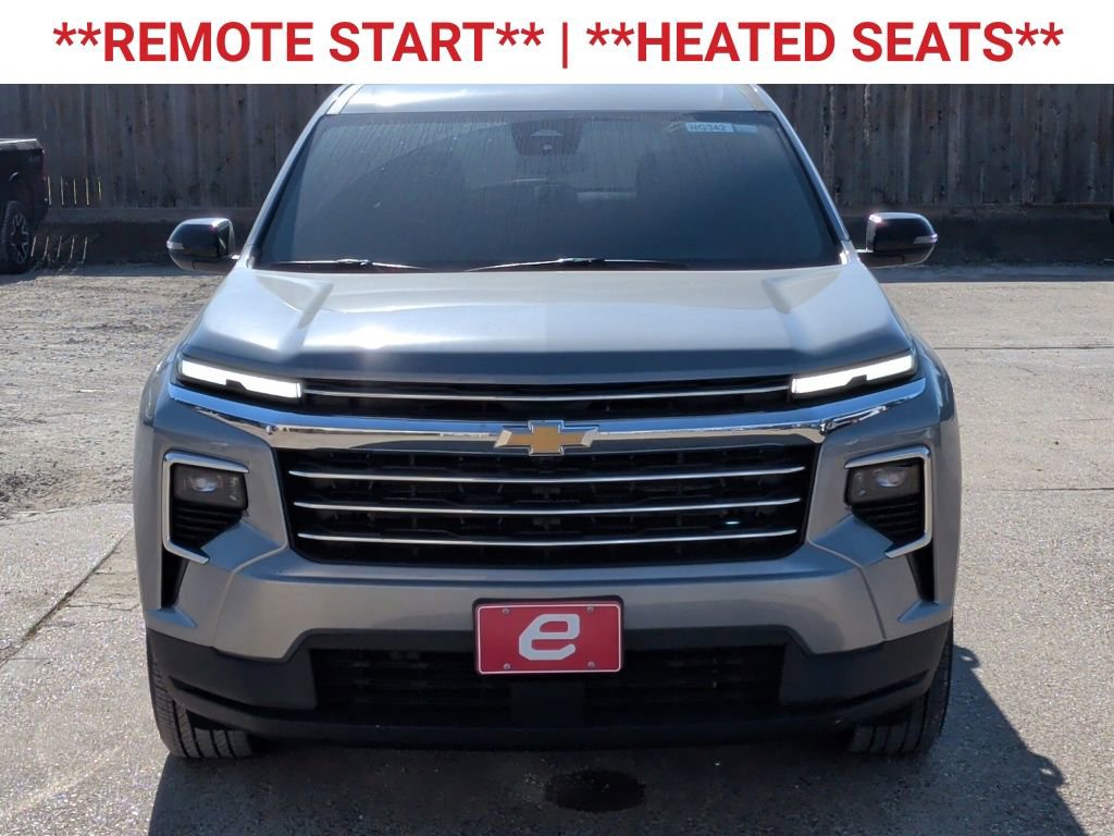 2025 Chevrolet Traverse photo 2