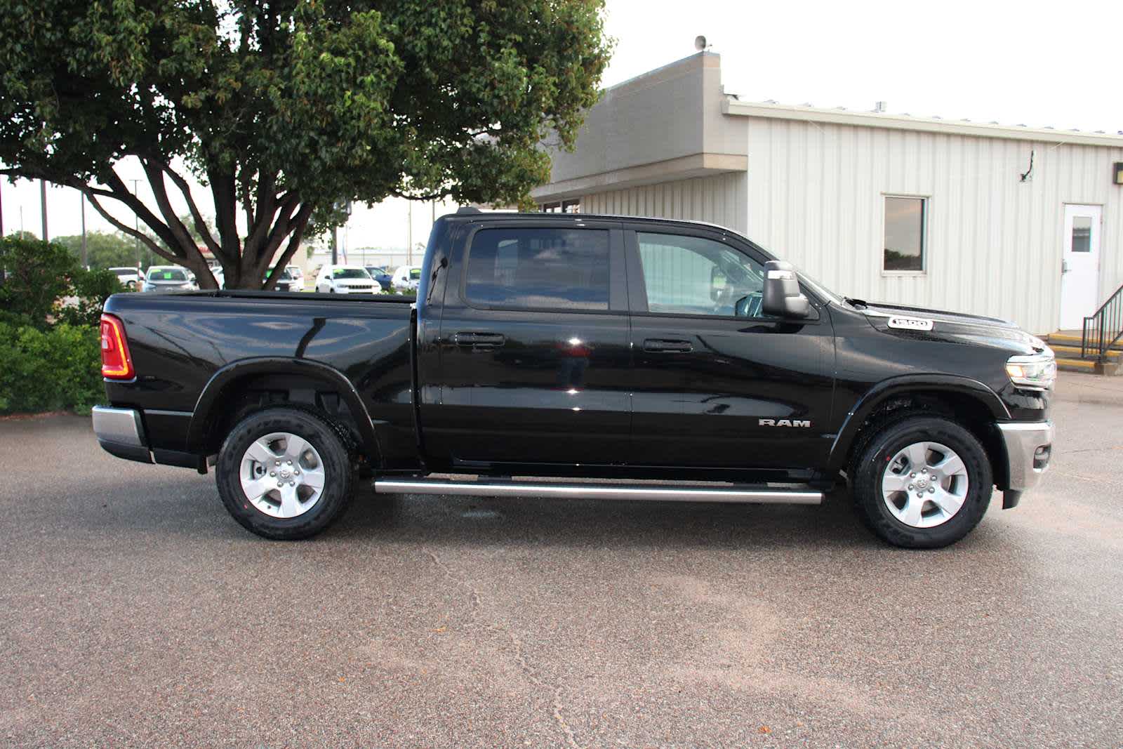 2025 Ram 1500 Big Horn Lone Star photo 3
