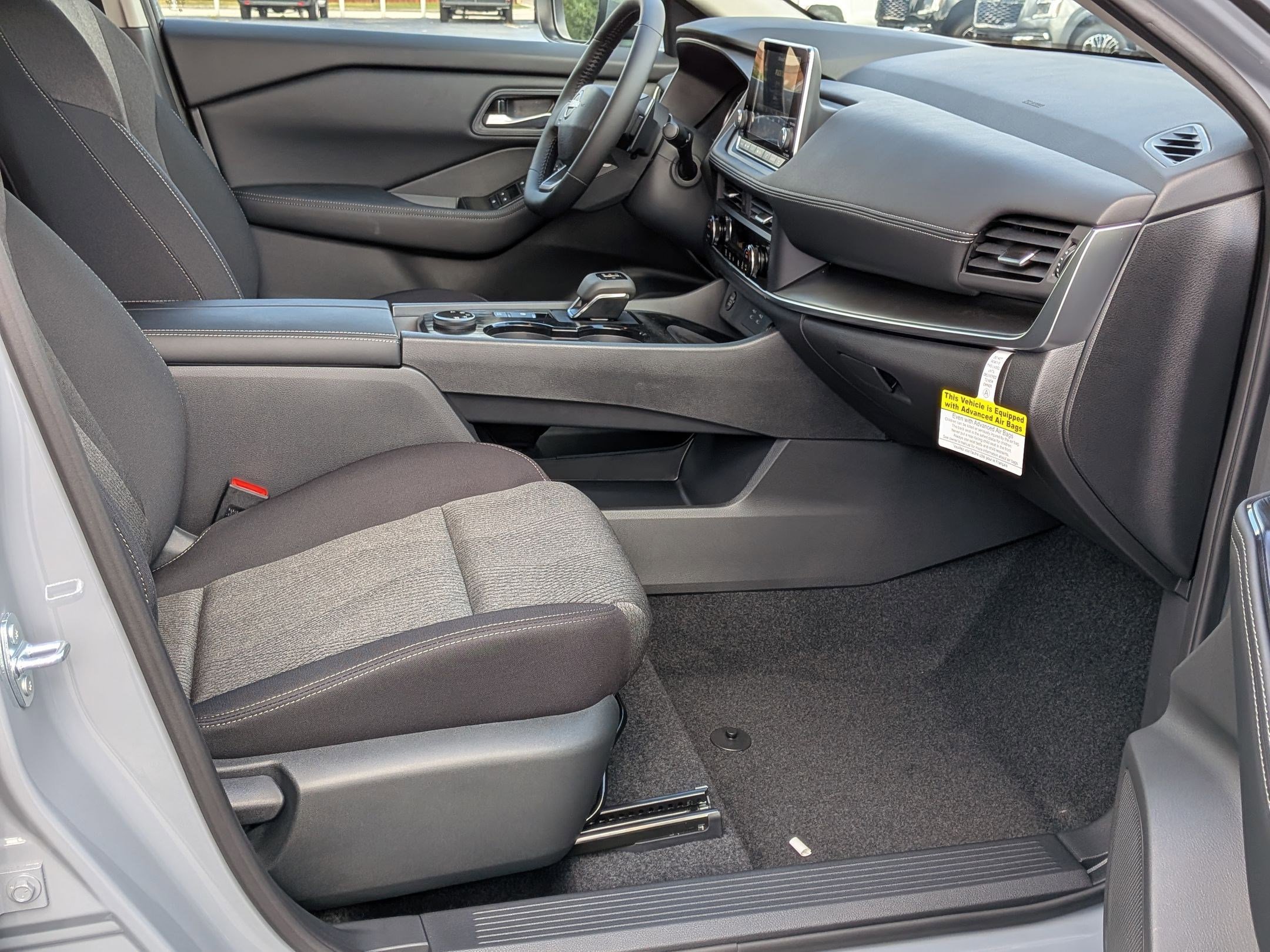 2026 Nissan Rogue SV photo 21