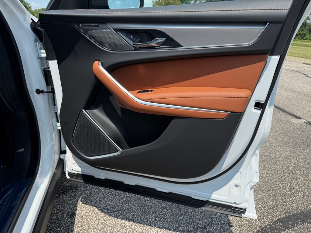 2026 Jaguar F-PACE P250 R-Dynamic S photo 15
